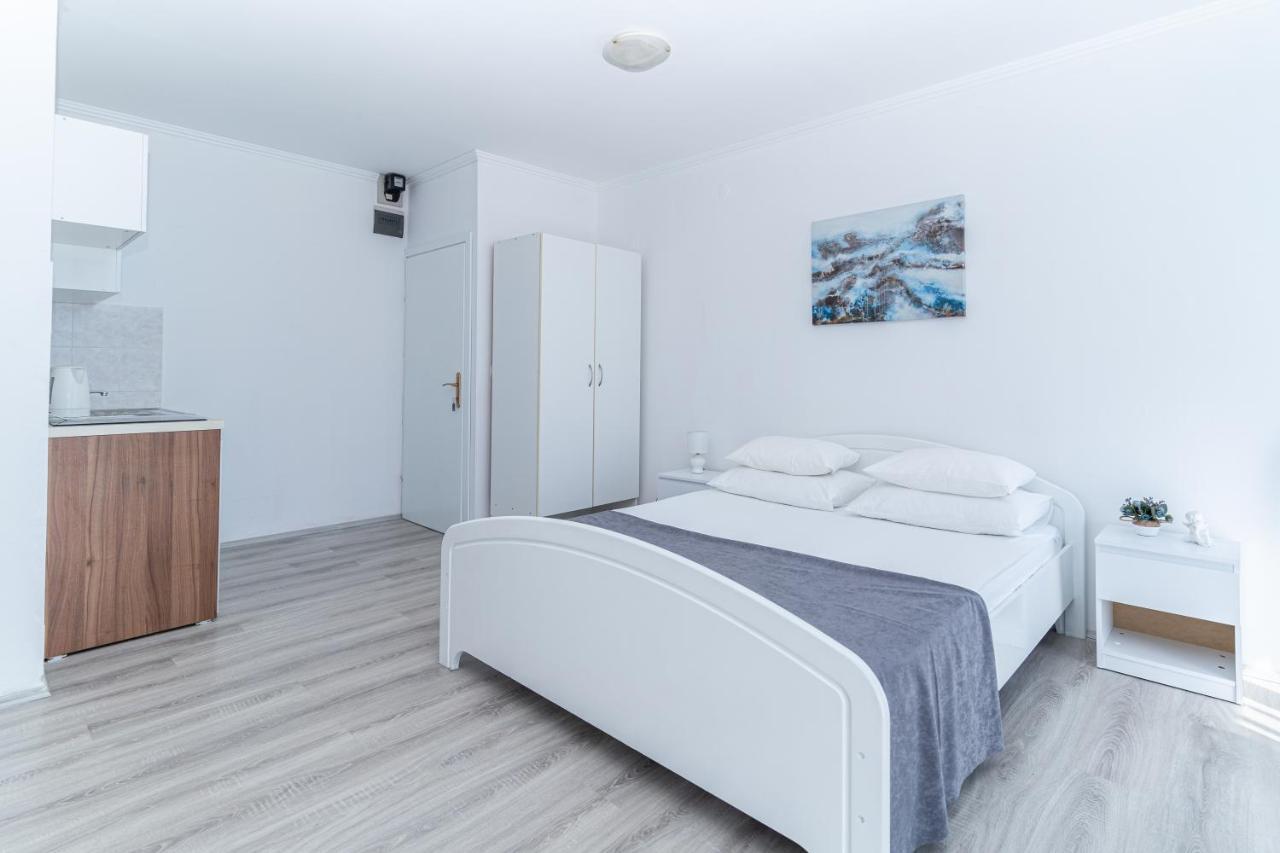 Benic Apartments Mlini Exterior photo